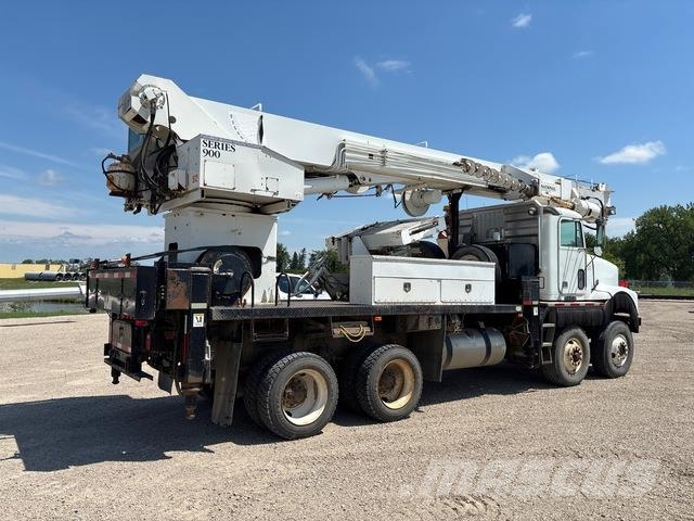 Freightliner FLD120 Fahrzeug mit mobiler Bohranlage