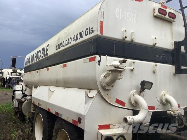 Freightliner FLD120 Kamioni za vodu