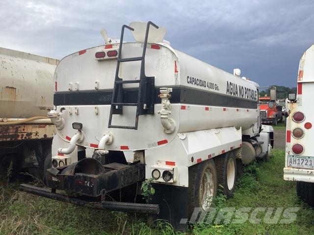 Freightliner FLD120 Kamioni za vodu