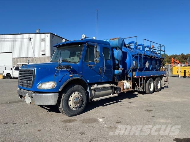 Freightliner FM2 Saug- und Druckwagen