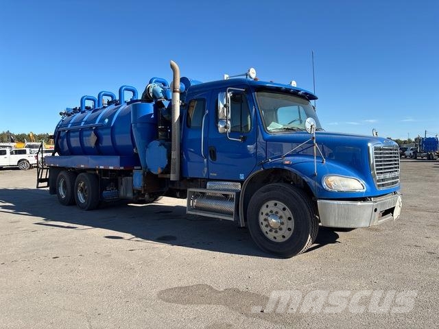 Freightliner FM2 Saug- und Druckwagen