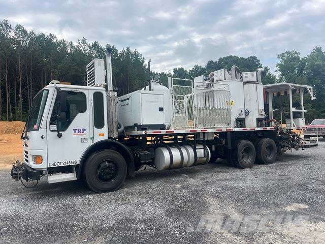 Freightliner LC 068064 SB Komunalna vozila za opštu namenu