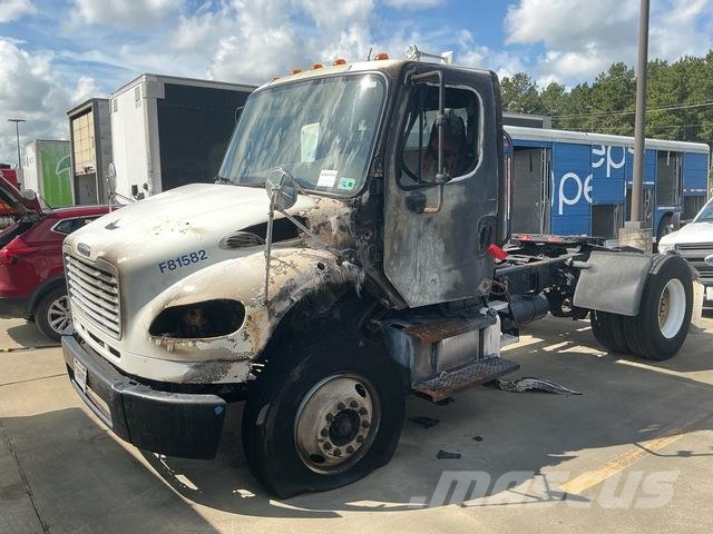 Freightliner M2 Тягачі