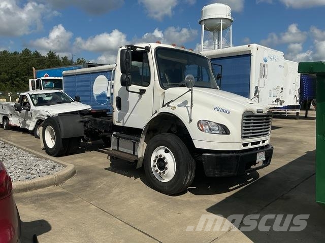 Freightliner M2 Тягачі