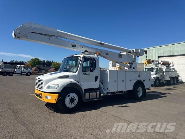 Freightliner M2 Platforme aeriene montate pe camion