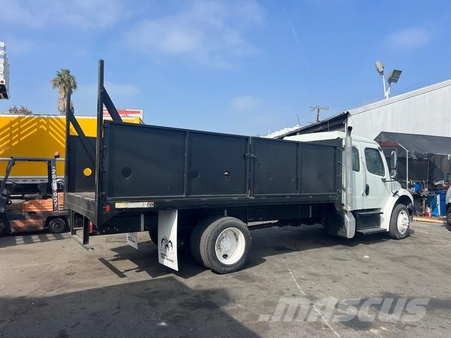 Freightliner M2 平ボディー