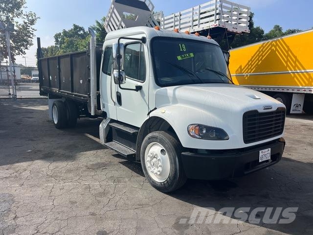 Freightliner M2 平ボディー