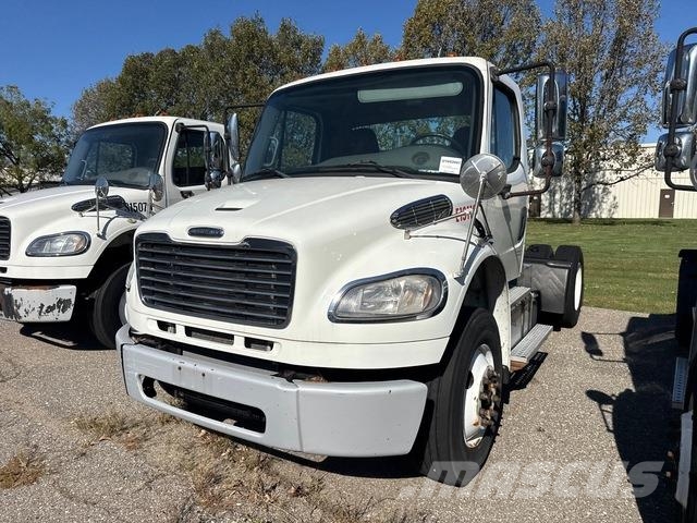 Freightliner M2 Тягачі