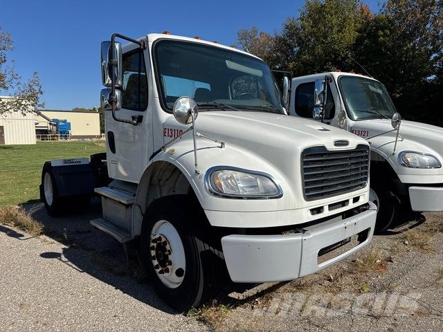 Freightliner M2 Тягачі