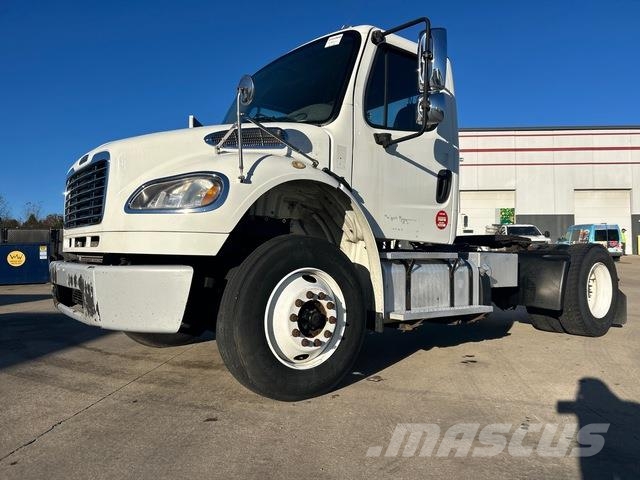 Freightliner M2 Тягачі