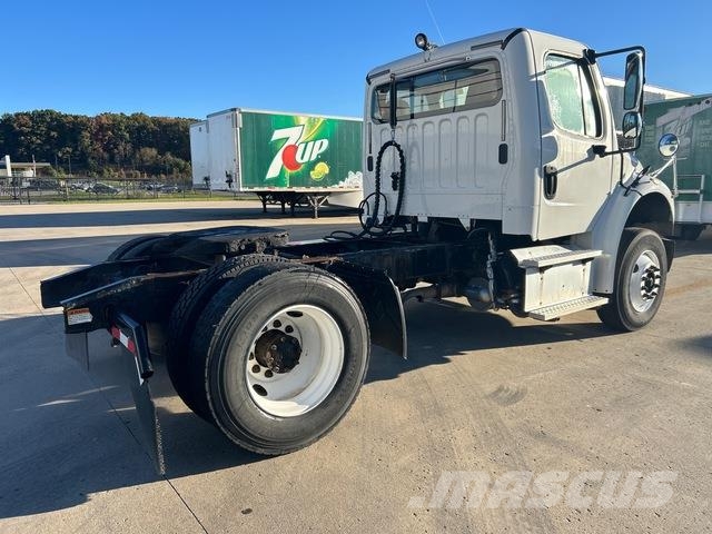 Freightliner M2 Тягачі