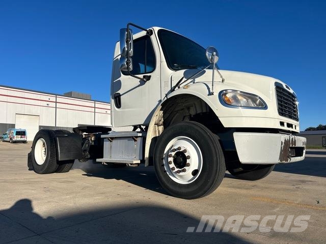 Freightliner M2 Тягачі