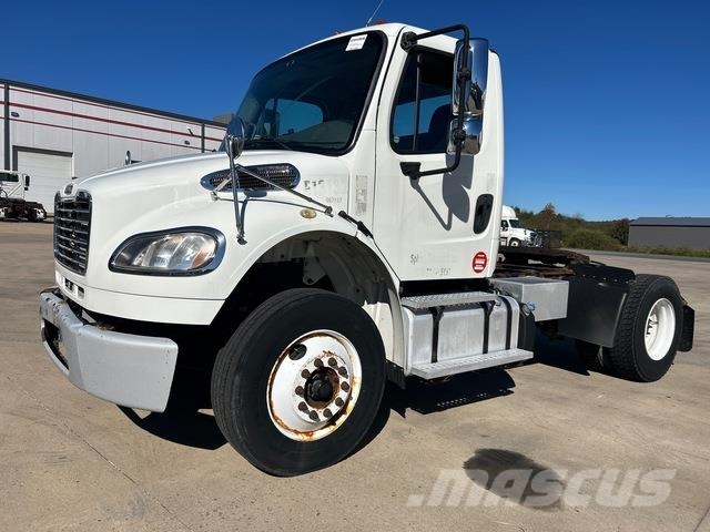 Freightliner M2 Тягачі