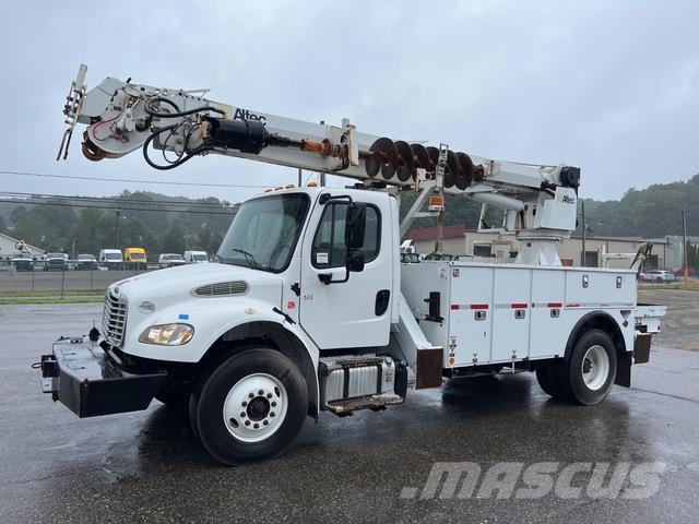 Freightliner M2 106 Camiones de perforación móvil