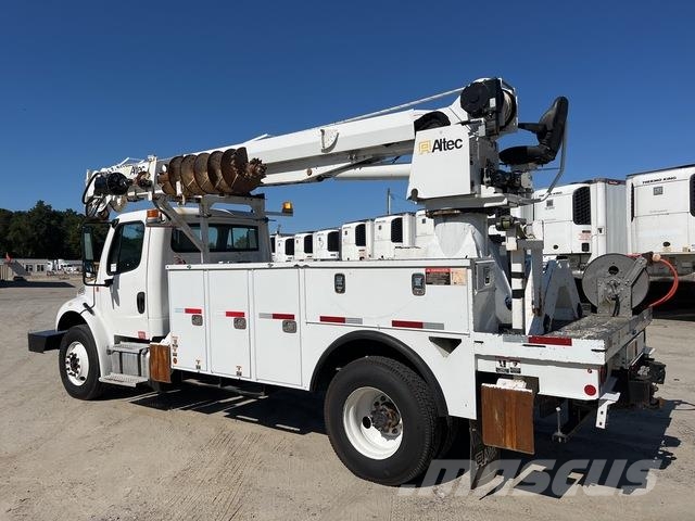 Freightliner M2 106 Camiones de perforación móvil