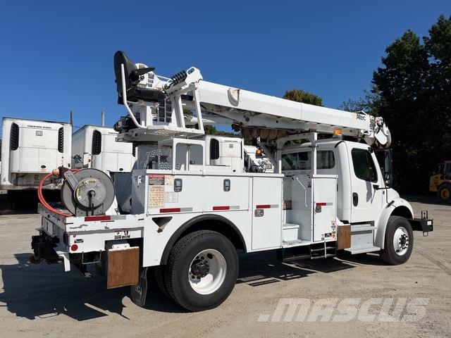 Freightliner M2 106 Camiones de perforación móvil