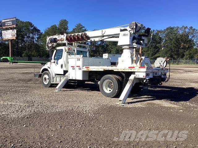 Freightliner M2 106 Camiones de perforación móvil