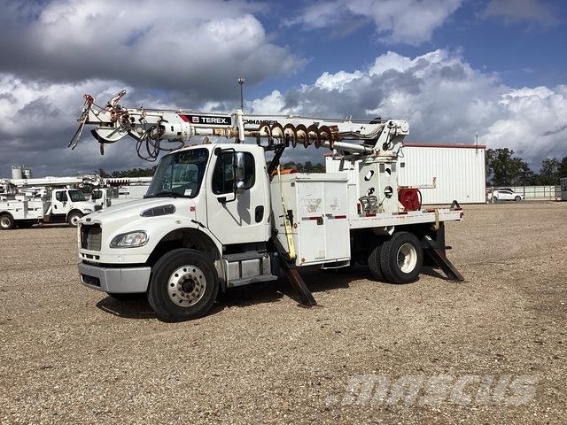 Freightliner M2 106 Camiones de perforación móvil
