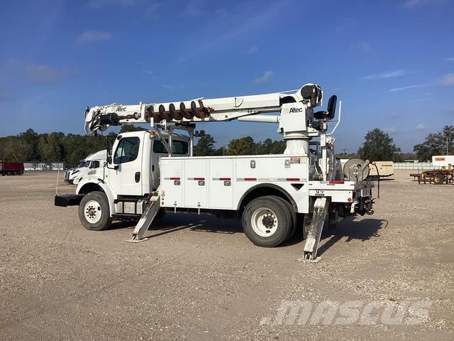Freightliner M2 106 Camiones de perforación móvil