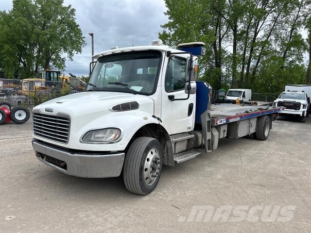 Freightliner M2 106 회수 차량