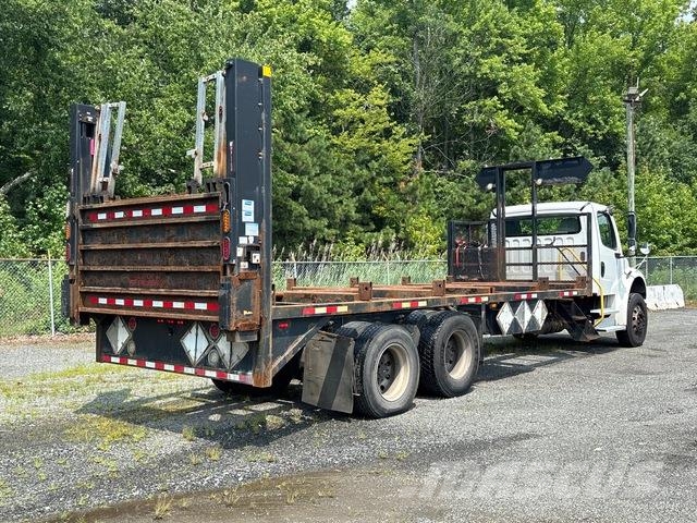 Freightliner M2 106 Бордови