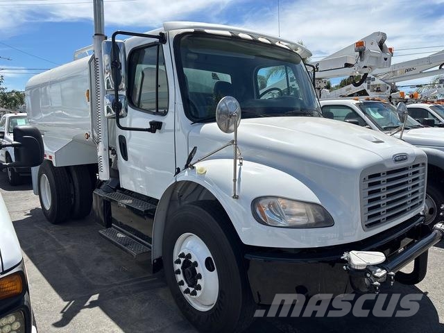Freightliner M2 106 Vesisäiliöautot
