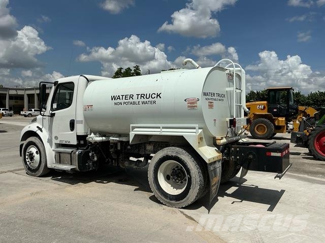 Freightliner M2 106 Kamioni za vodu