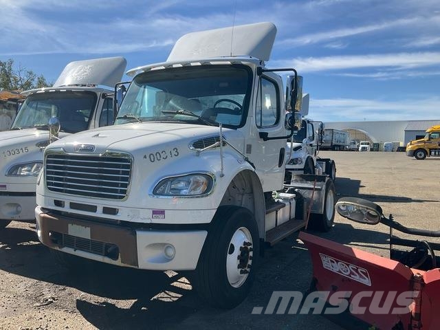 Freightliner M2 106 Motrici e Trattori Stradali