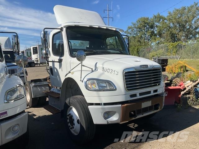 Freightliner M2 106 Motrici e Trattori Stradali