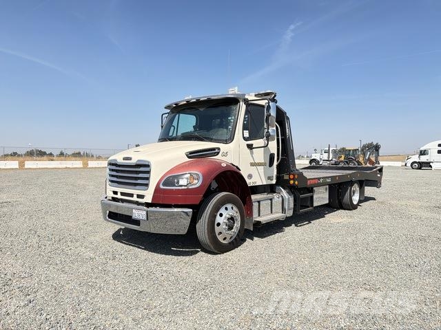 Freightliner M2 106 회수 차량