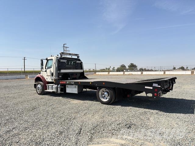 Freightliner M2 106 회수 차량