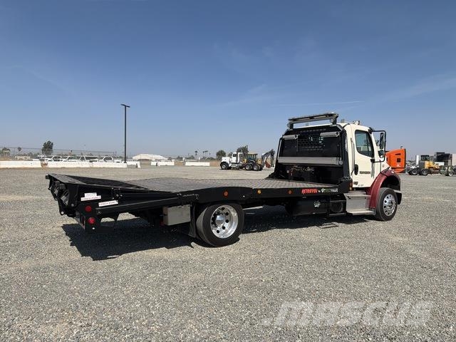 Freightliner M2 106 회수 차량
