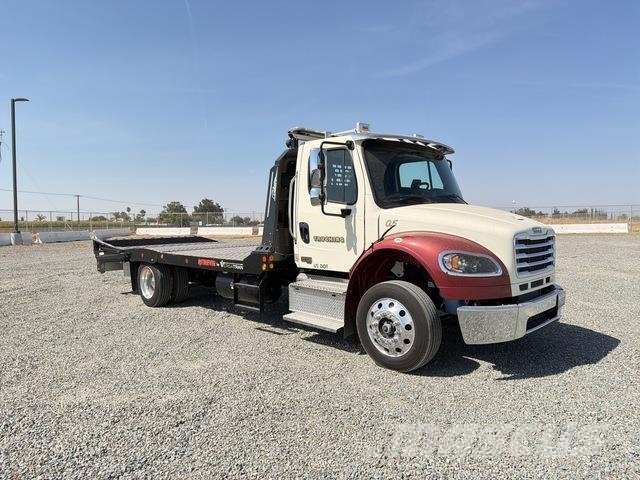 Freightliner M2 106 회수 차량