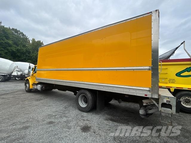 Freightliner M2 106 貨箱式卡車