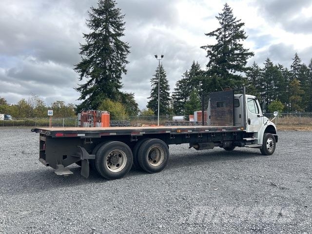 Freightliner M2 106 Platformos/ Pakrovimas iš šono