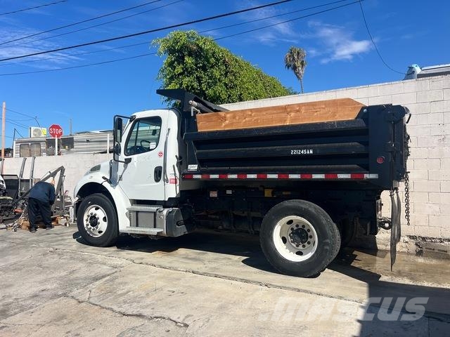 Freightliner M2 106 Kiper tovornjaki