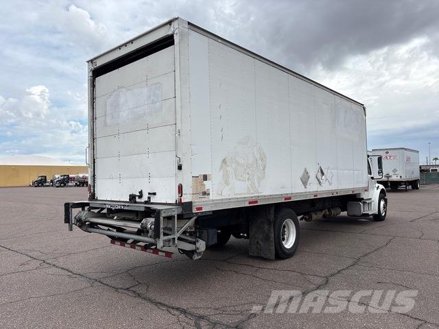 Freightliner M2 106 Tovornjaki zabojniki