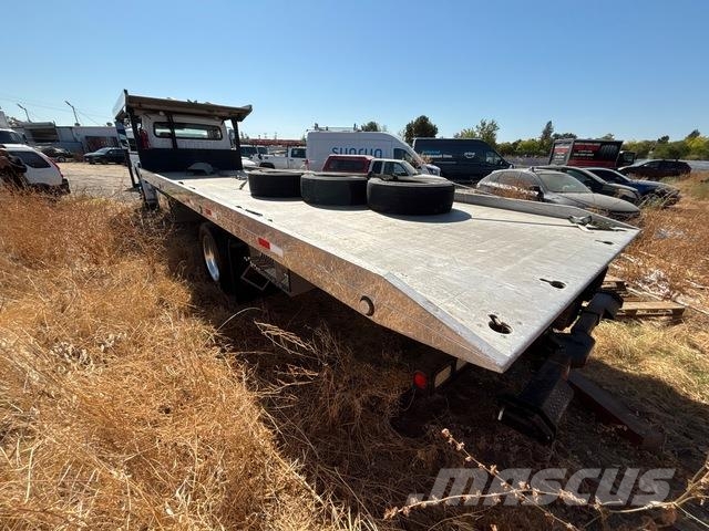 Freightliner M2 106 Recovery vehicles