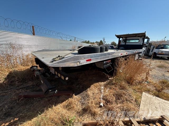 Freightliner M2 106 Recovery vehicles