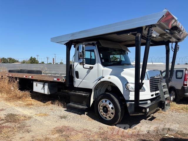 Freightliner M2 106 Recovery vehicles