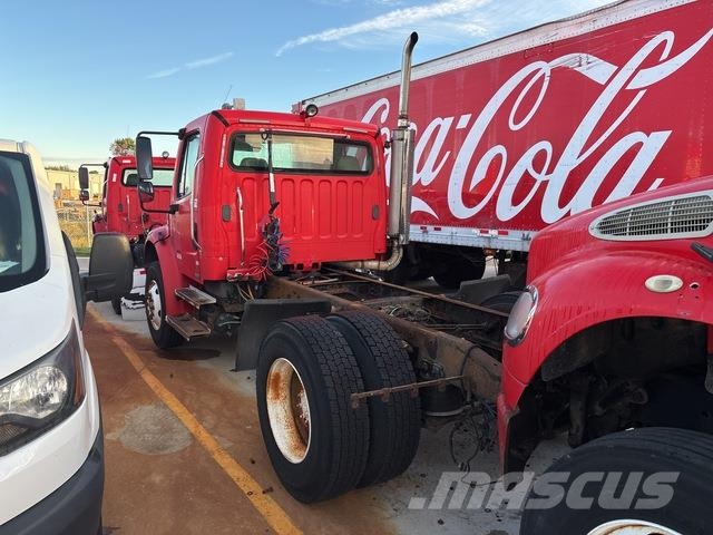 Freightliner M2 106 Tractores (camiões)