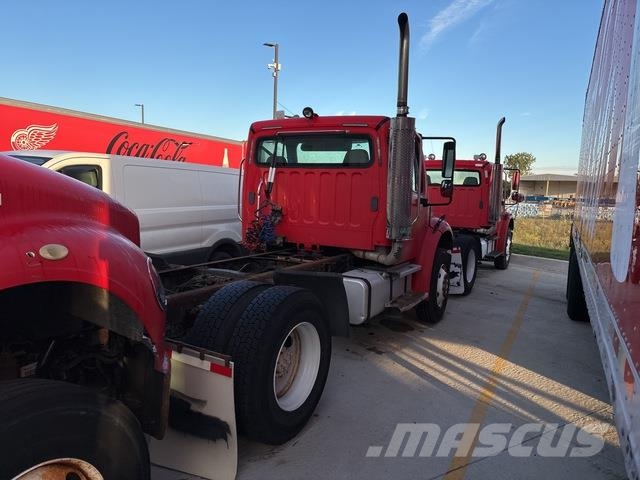 Freightliner M2 106 Tractores (camiões)