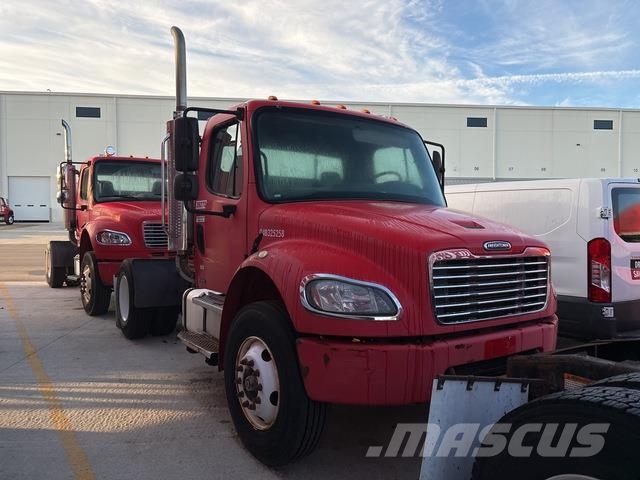 Freightliner M2 106 Tractores (camiões)