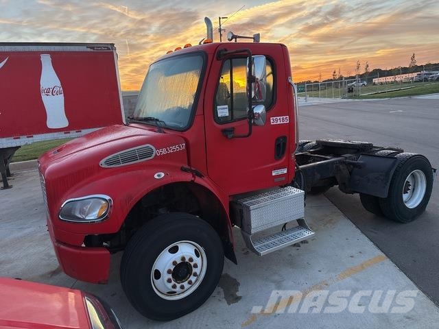 Freightliner M2 106 Tractores (camiões)