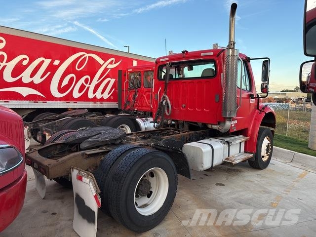 Freightliner M2 106 Sadulveokid
