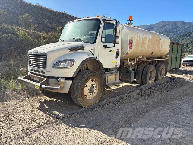 Freightliner M2 106 Tankvogne - vand