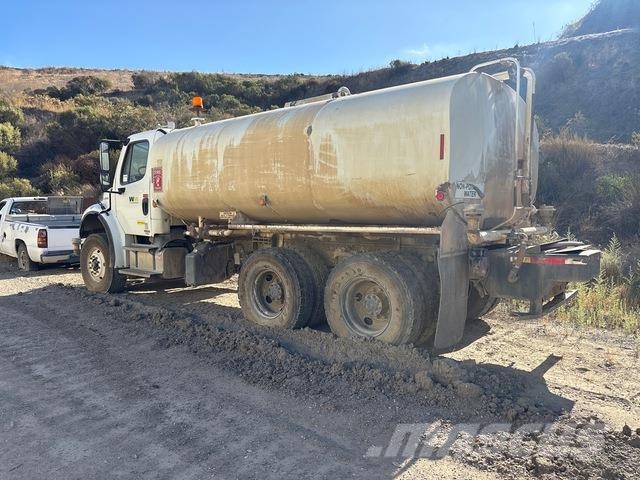 Freightliner M2 106 Tankvogne - vand