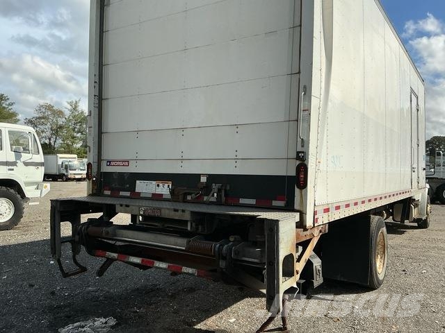 Freightliner M2 106 Camion cassonati