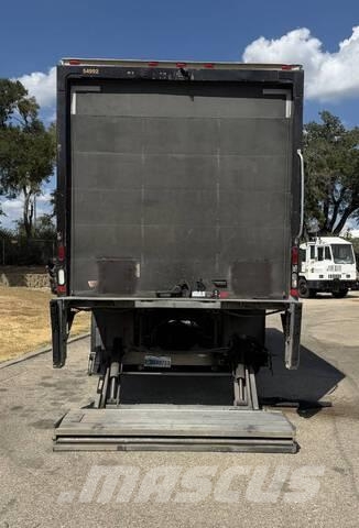 Freightliner M2 106 Camion cassonati
