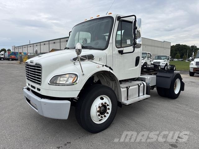 Freightliner M2 106 Vlačilci
